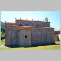 Iglesia prerrománica de San Salvador de Valdediós en Asturias, photo Zarateman, Wikipedia.jpg
